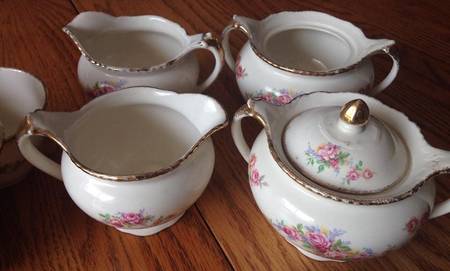 WOO121 Sugar Bowl & Lid
