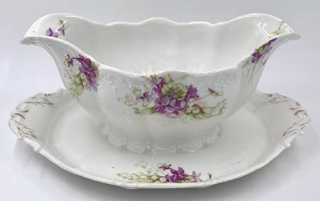0222-HT Gravy Boat with Attached Underplate