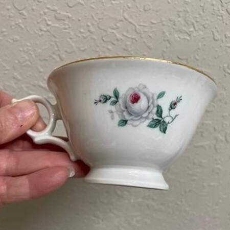 WIG831 Footed Cup
