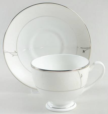 Lisette Footed Cup & Saucer Set
