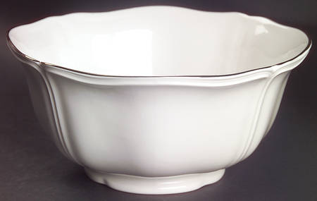 Queen's White 9" Salad Serving Bowl