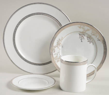 Vera Lace Platinum 4 Piece Place Setting