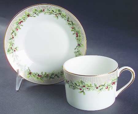 Holly Wreath Flat Cup & Saucer Set