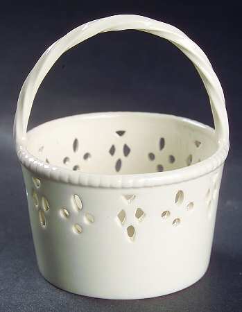 Royal Icing Small Pierced Basket