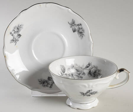 WIG834 Footed Cup & Saucer Set