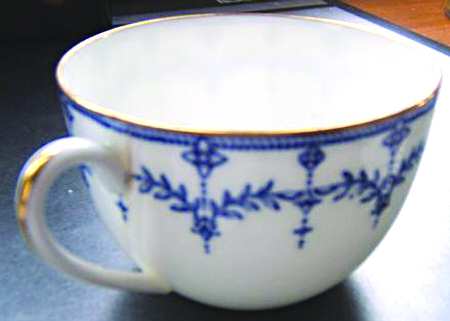 Y7023 Flat Cup