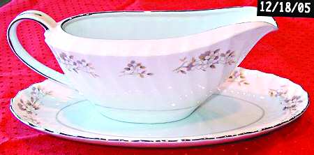 Colette Gravy Boat & Underplate