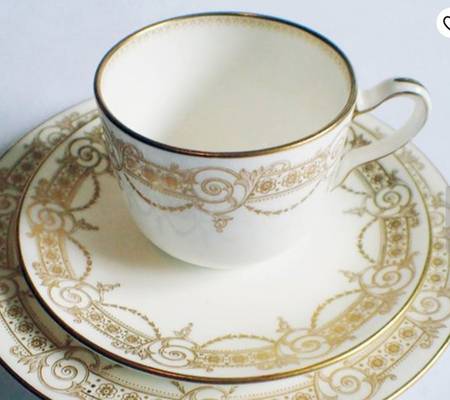 W682 Flat Cup & Saucer Set