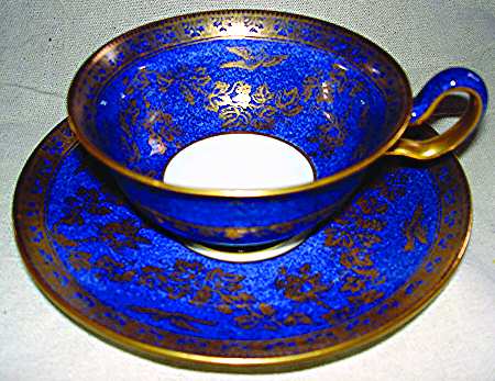 W1042 Footed Cup & Saucer Set