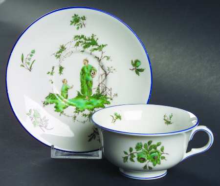 WW377 Footed Cup & Saucer Set