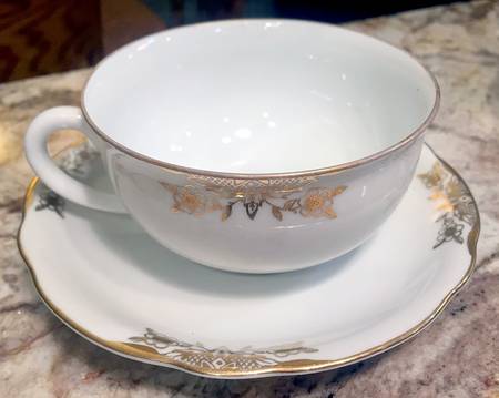 WIG725 Flat Cup & Saucer Set