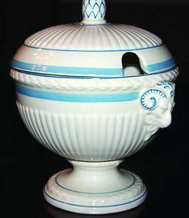 Am8429 Sauce Boat & Lid
