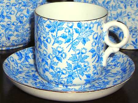 Y586 Flat Cup & Saucer Set