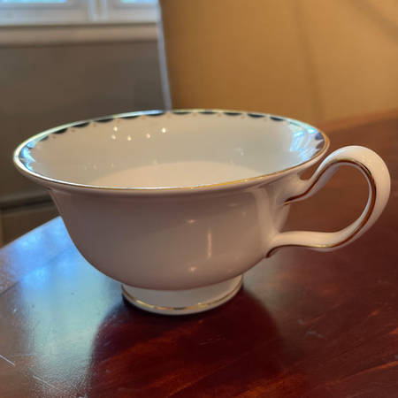 Curtain Call Footed Cup