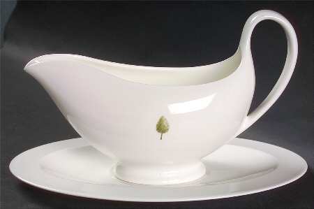 Boxwood Gravy Boat & Underplate