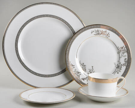 Vera Lace Gold 40 Piece Estate Set