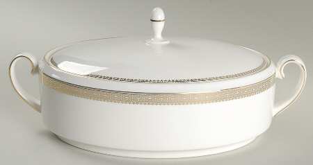 Vera Lace Gold Oval Covered Vegetable