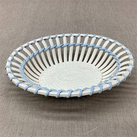 WW397 9" Round Deep Pierced Bowl