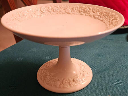 Rose (Cream on Cream, Smooth Edge, No Laurel) Round Compote (Height X Width)