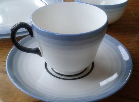 S141 Footed Cup & Saucer Set