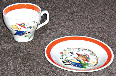 WOO137 Flat Cup & Saucer Set