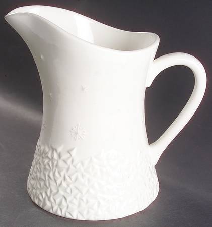 Winter White 96 Oz Pitcher