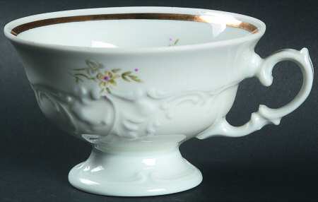 WLB68 Footed Cup