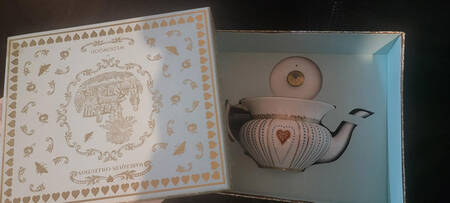 Harlequin Collection Mini Teapot & Lid