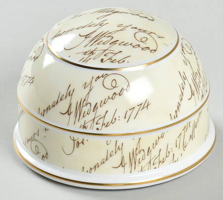 Josiah Wedgwood Bicentennial Paperweight