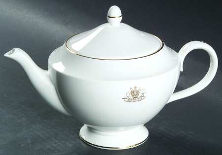 Signet Gold with Crest Teapot & Lid