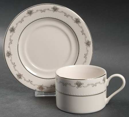 Grande Baroque Flat Cup & Saucer Set