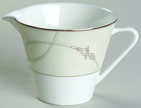Lavaliere Creamer