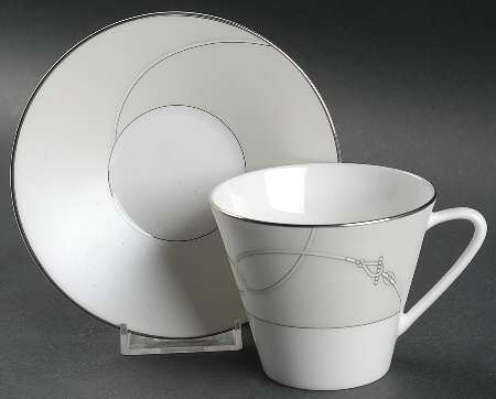 Lavaliere Flat Cup & Saucer Set
