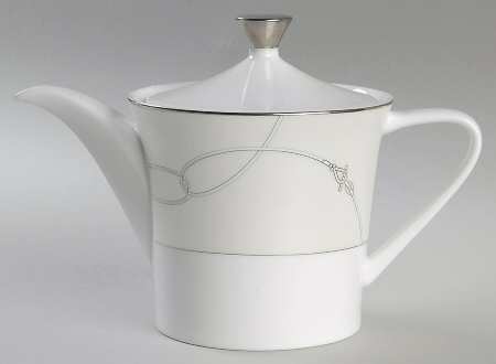 Lavaliere Teapot & Lid
