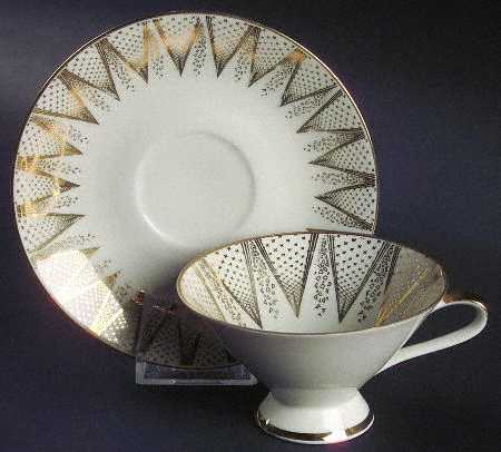 WIG955 Footed Cup & Saucer Set