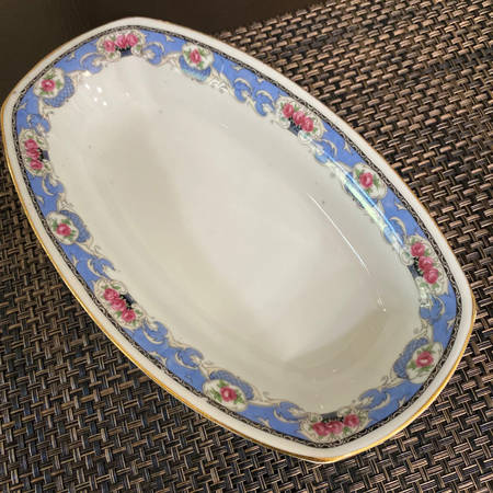 9324 9" Oval Vegetable Bowl