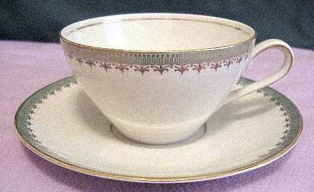 WIG739 Flat Cup & Saucer Set