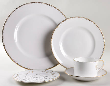 Gilded Leaf 40 Piece Estate Set