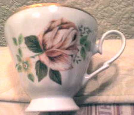 WLB73 Footed Cup