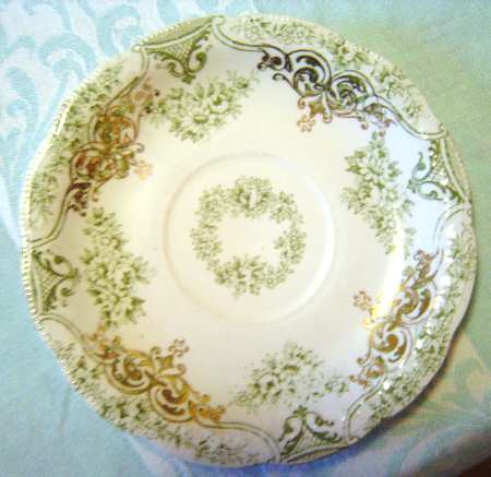 St Regis (Gold Accents) Saucer