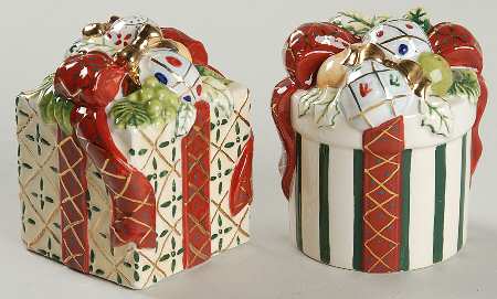 Christmas Memories Collection Salt & Pepper Set