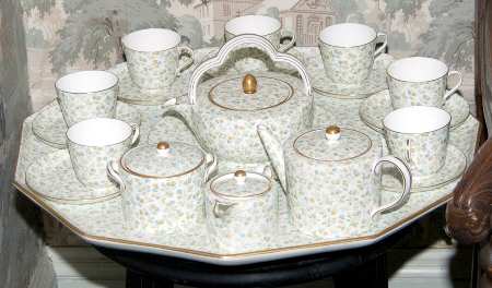 Y512 Footed Cup & Saucer Set