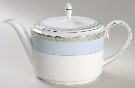 Vera Lace Bouquet Iris Teapot & Lid