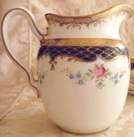 X5876 Creamer