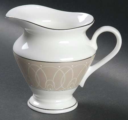 Ballet Icing Mocha Creamer