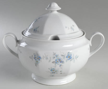 WIG1034 Tureen &  Lid