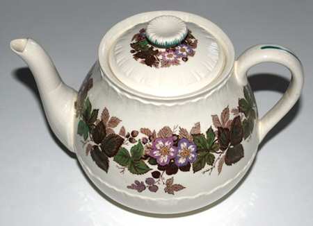 Bramble Multicolor (Shell Edge) Teapot & Lid
