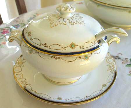 Blythe Tureen & Lid w/Ladle & Underplate