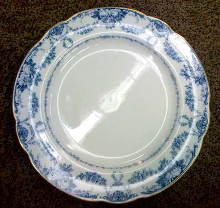 Grosvenor Blue (G3360, Gold Trim) by Wedgwood