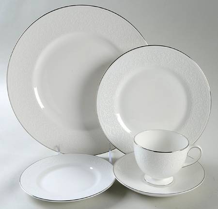 English Lace 5 Piece Place Setting